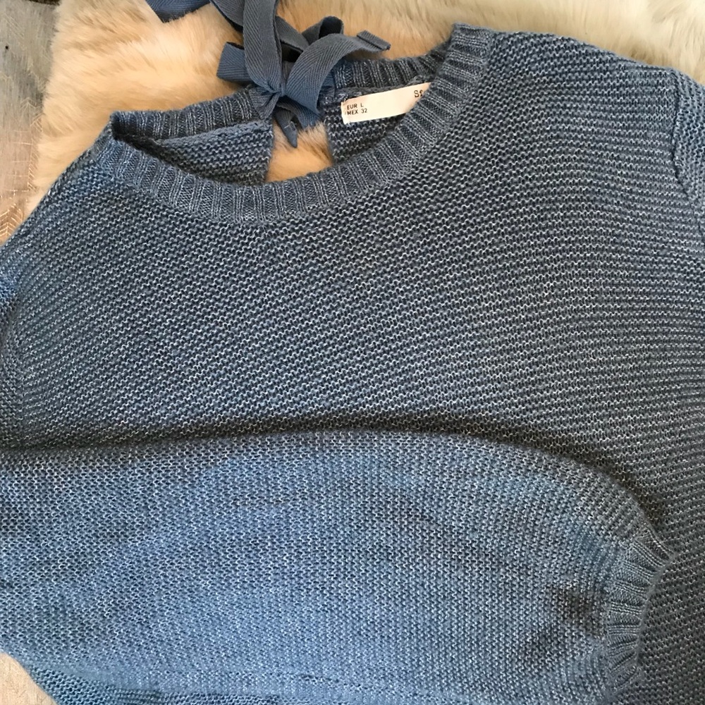 Blue Sweater - Picture 3 of 4